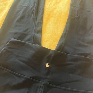 Lululemon - NAVY cropped leggings 6